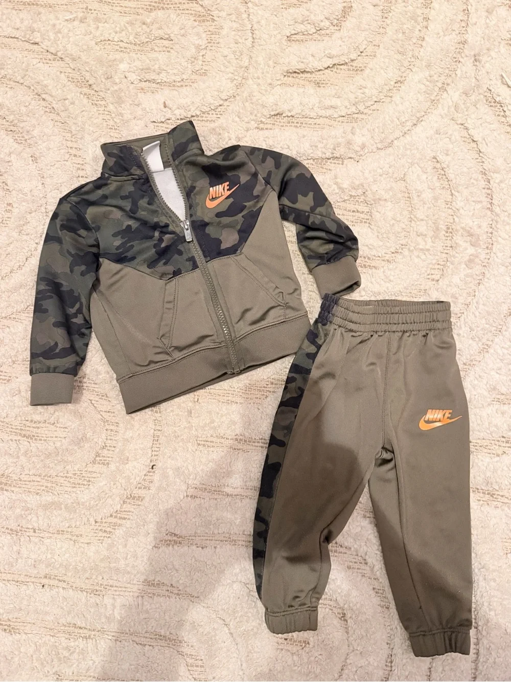 Nike Olive Green Camo Zip Hoodie with Orange Logo - Picture 6 of 6
